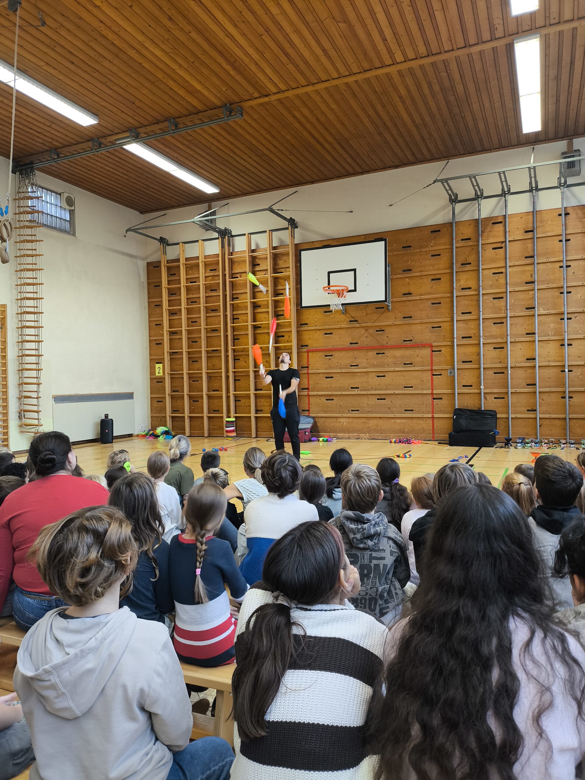 Jonglierworkshop mit Simon Fischer